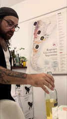 Degustação de vinhos premium com almoço ou tapas.