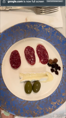 Degustação de vinhos premium com almoço ou tapas.