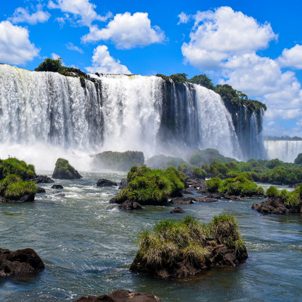 The Majestic Iguazú Falls: A Journey Through Nature's Splendor