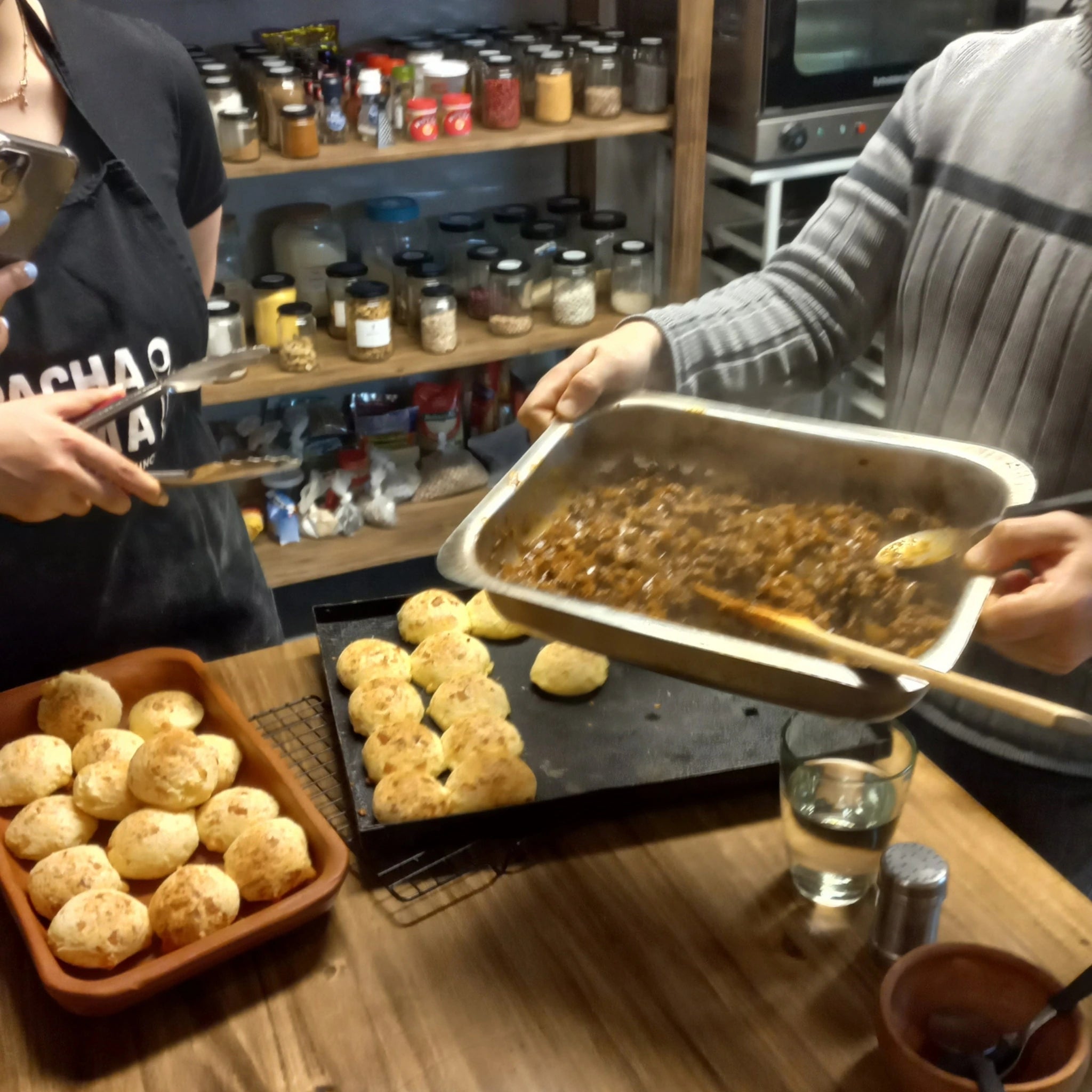 Aula de culinária argentina Pachamama